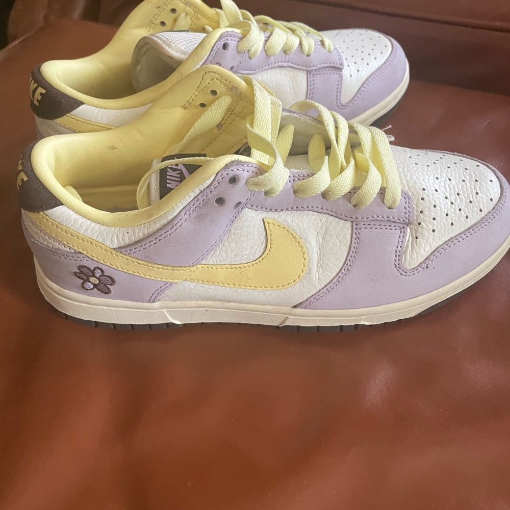 Nike Women's Pastel Yellow and Lavender Sneakers